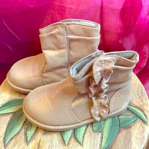 🌹bundle & savel🌹 Tan boots for girls. Size 6.